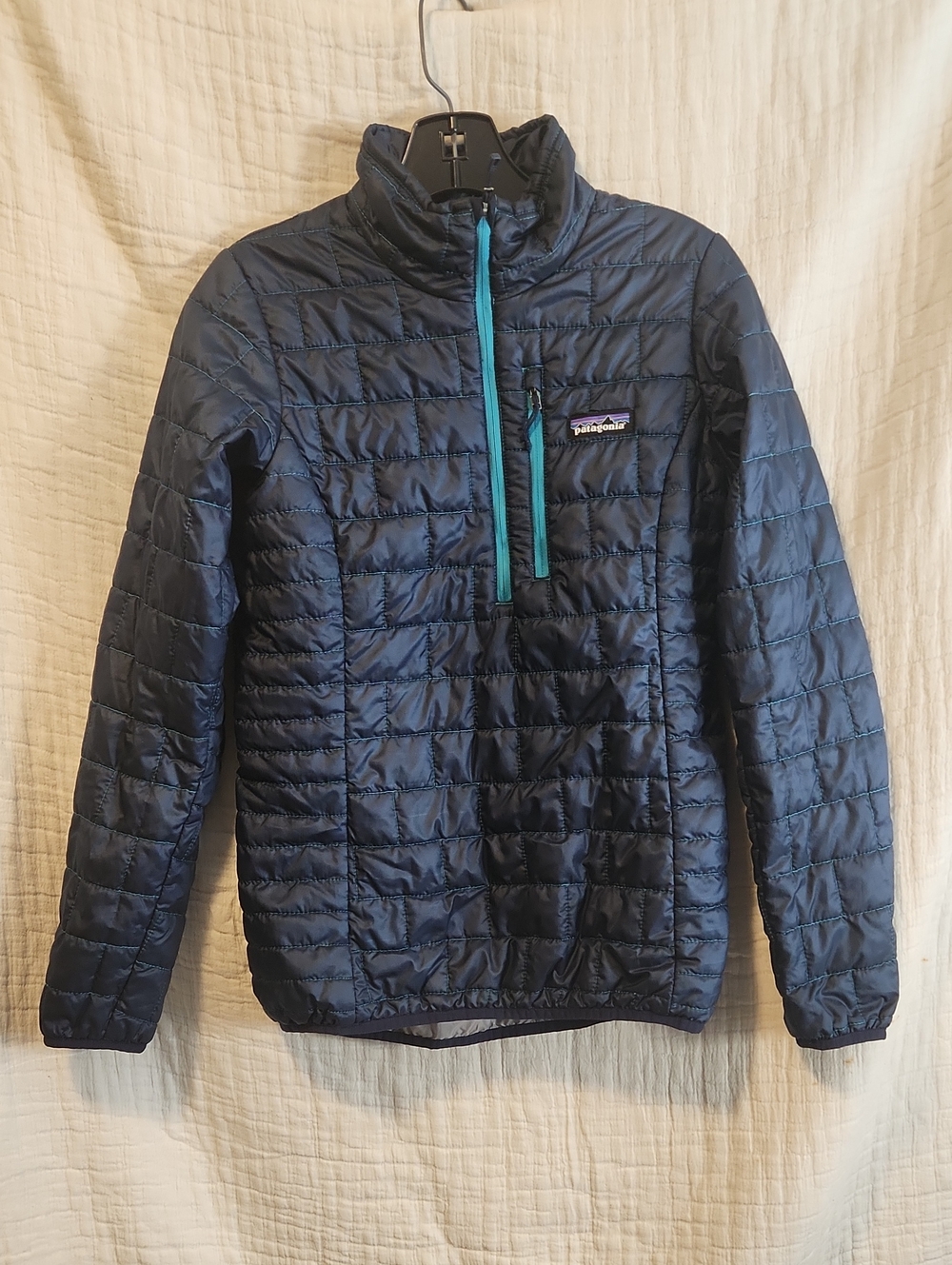 Patagonia Nano Women's Navy Quilted Pullover with Teal Zip Chest Pocket